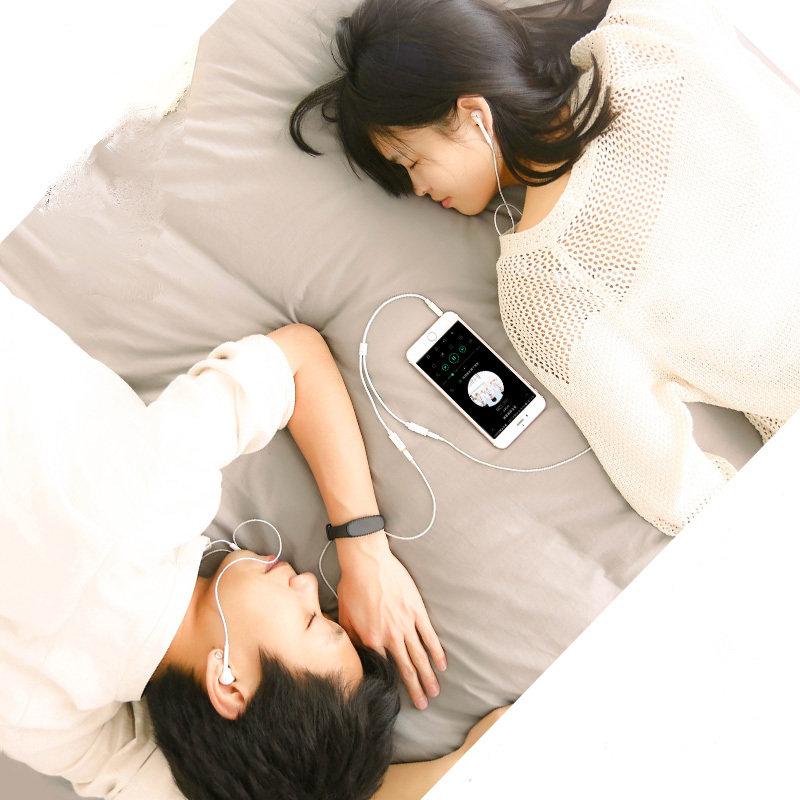 Cáp chia 2 cổng Audio 3,5mm dài 20cm ( 1 dương sang 2 âm ) chính hãng Ugreen 10532 cao cấp